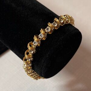 New FIFTH AVENUE GOLD-tone tennis Bracelet 
Austrian crystals
Lead & Nickel free